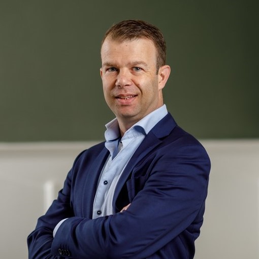 Roy bewerkt
