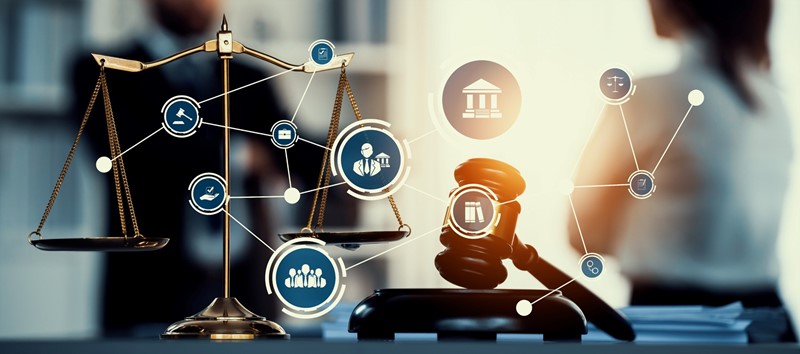 Een vrouw houdt 20% van de certificaten in een holding. De werkmaatschappij wordt geturboliquideerd en de
